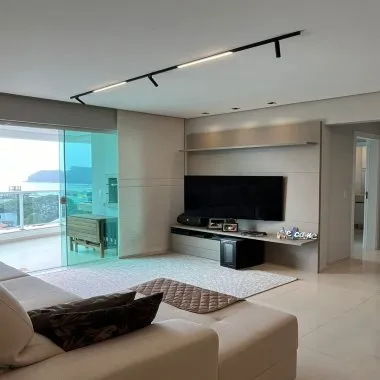 Apartamento vista mar três suítes para venda em Cabeçudas