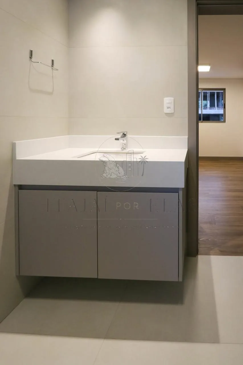 Apartamento 2 quartos para Venda no bairro Praia Brava de Itajaí em Itajaí