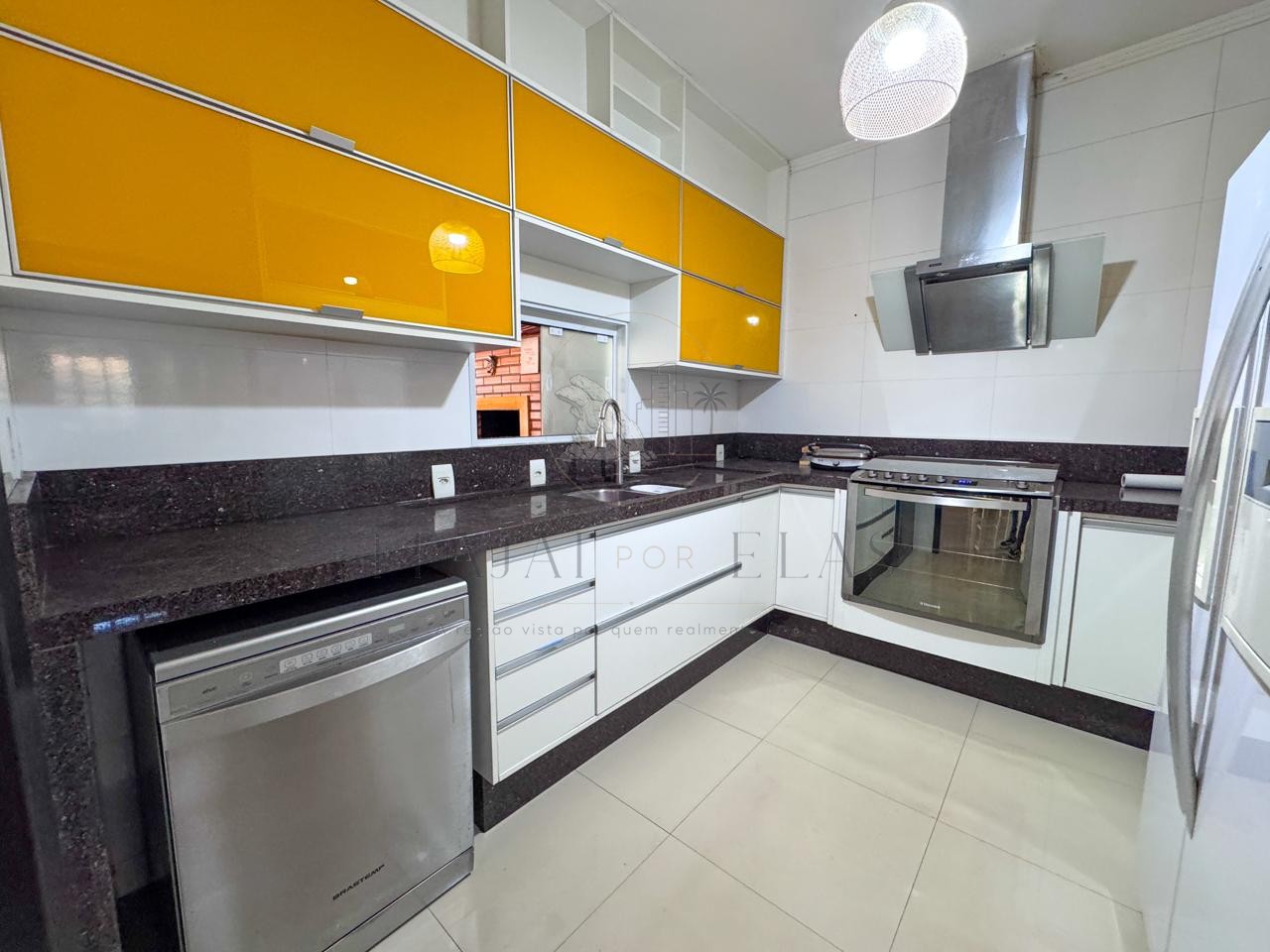 Casa 4 quartos para Locação Anual no bairro Cabeçudas em Itajaí