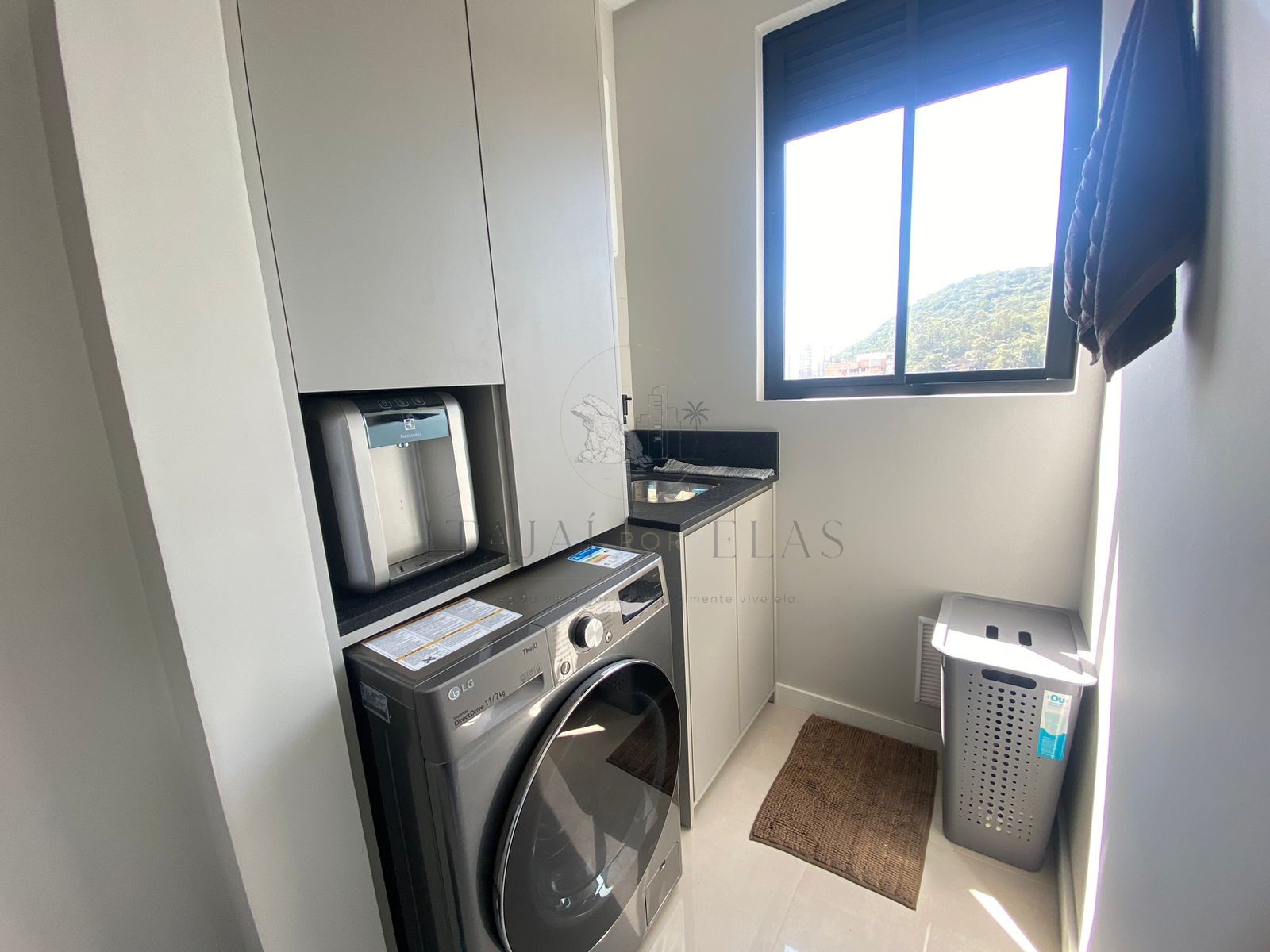 Apartamento 2 suítes para Locação Anual no bairro Fazenda em Itajaí