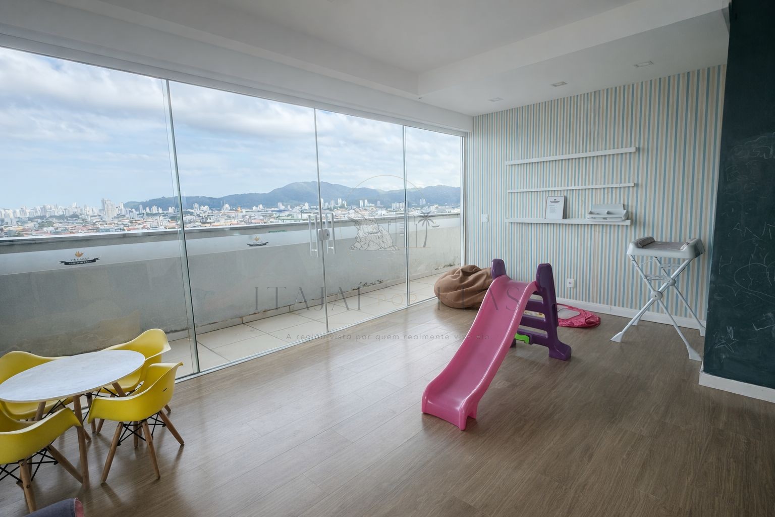 Apartamento São Vicente 2 dormitorios 