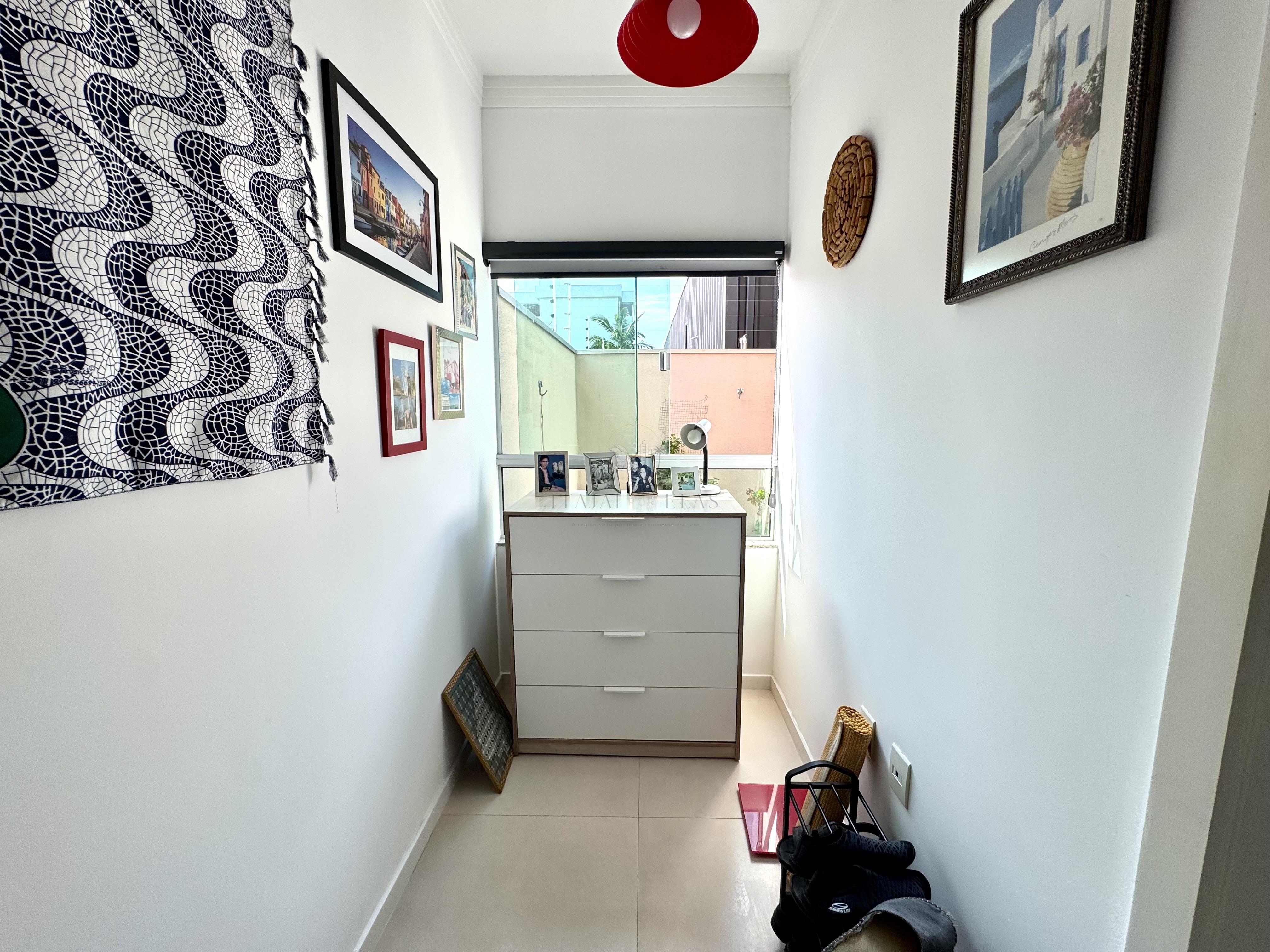 Apartamento térreo dois dormitórios na Praia dos Amores