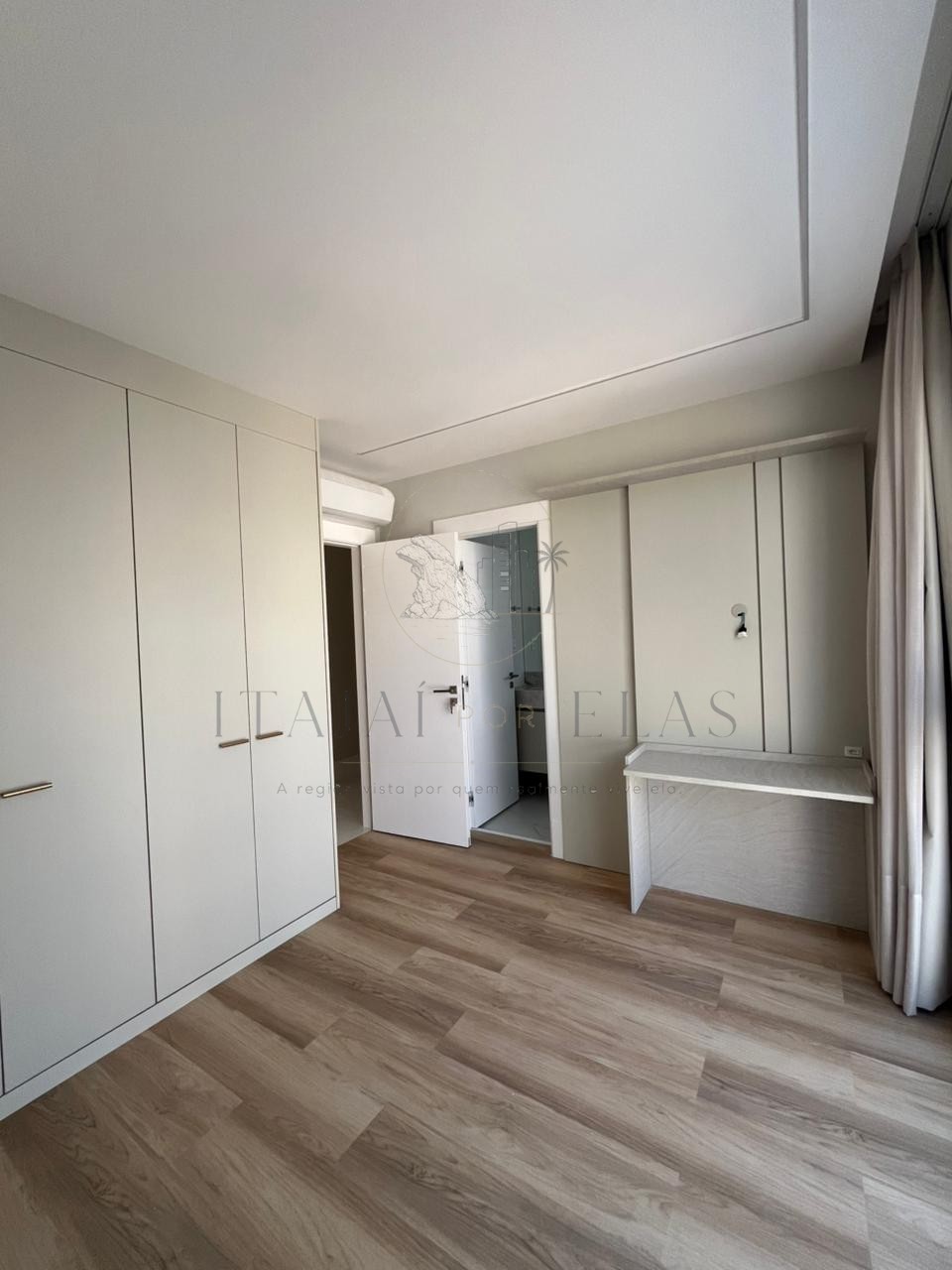 Apartamento 4 suítes mobiliado para Venda em Balneário Camboriú - Pronto para morar