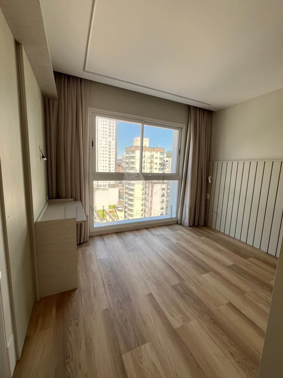 Apartamento 4 suítes mobiliado para Venda em Balneário Camboriú - Pronto para morar