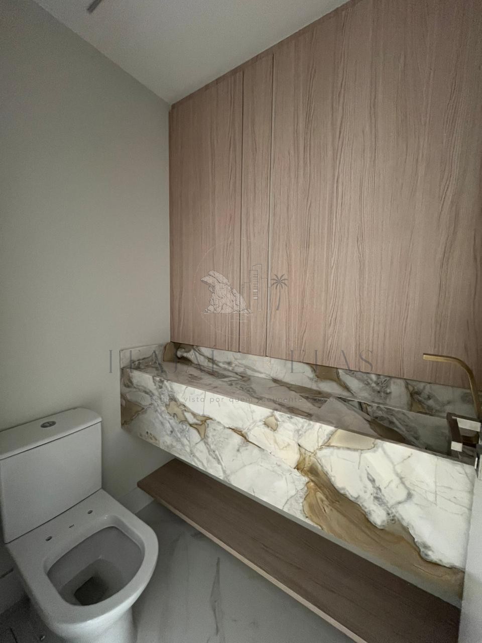 Apartamento 4 suítes mobiliado para Venda em Balneário Camboriú - Pronto para morar