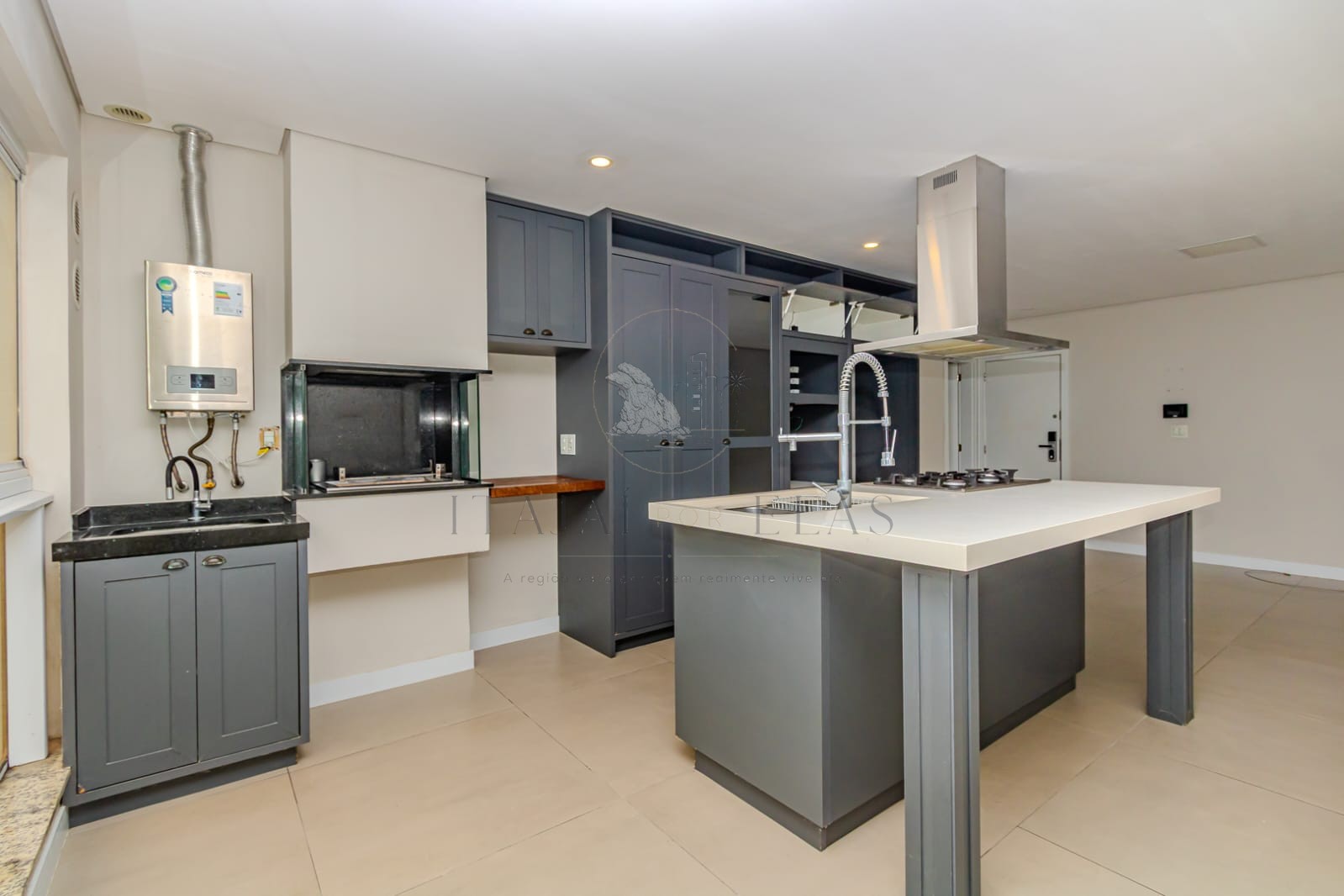 Apartamento 2 suítes para Venda em Cabeçudas 
