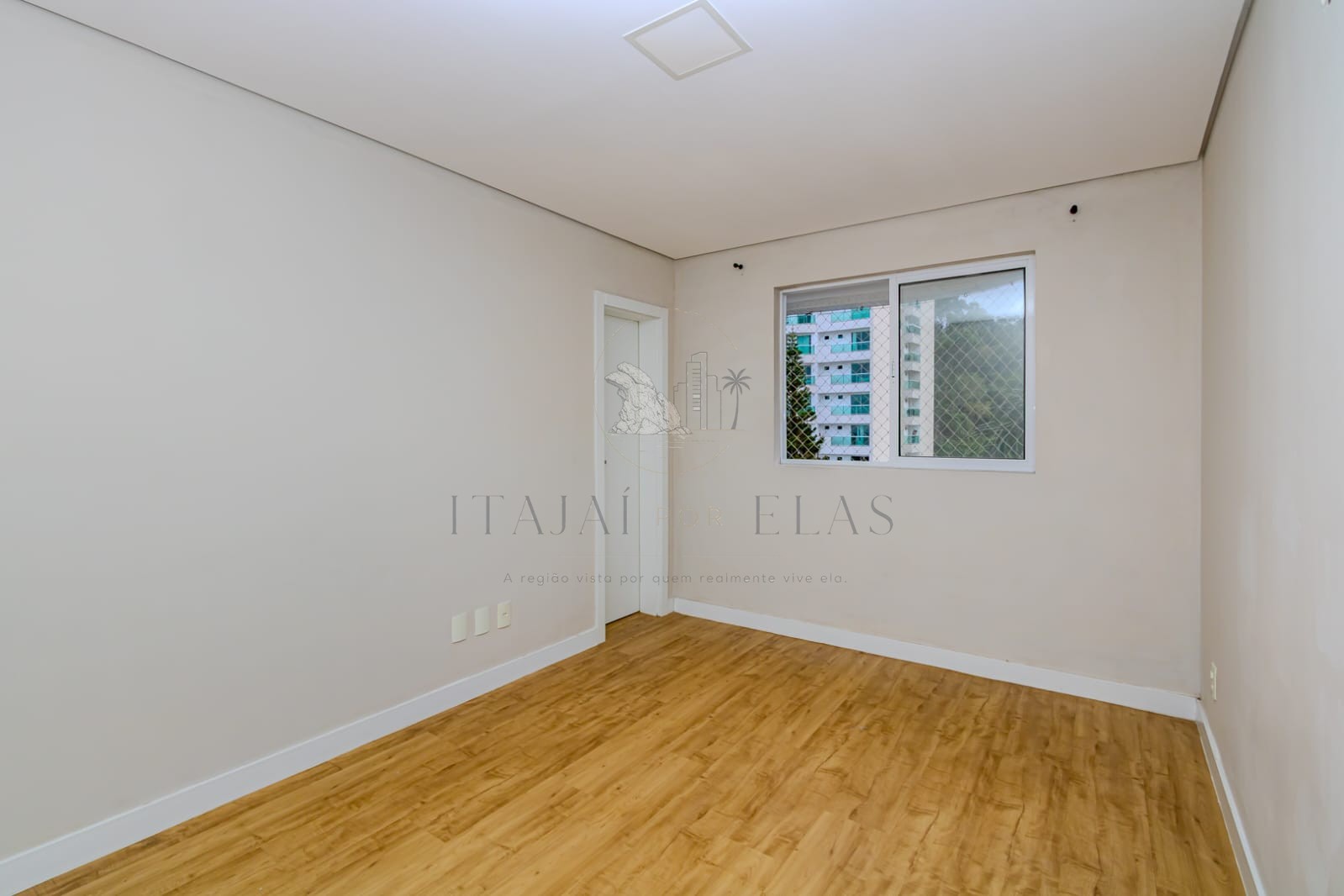 Apartamento 2 suítes para Venda em Cabeçudas 