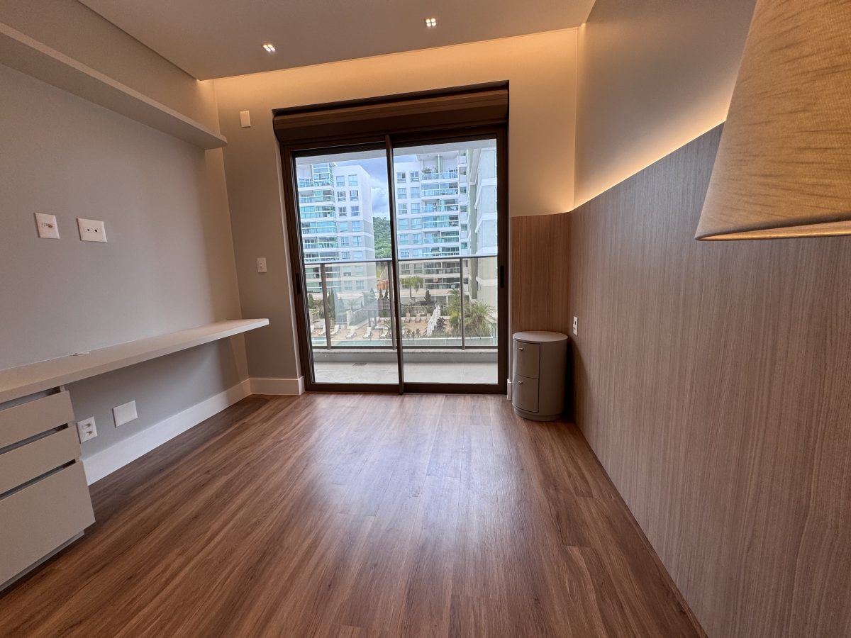Apartamento 3 suítes para Venda no bairro Praia Brava de Itajaí em Itajaí