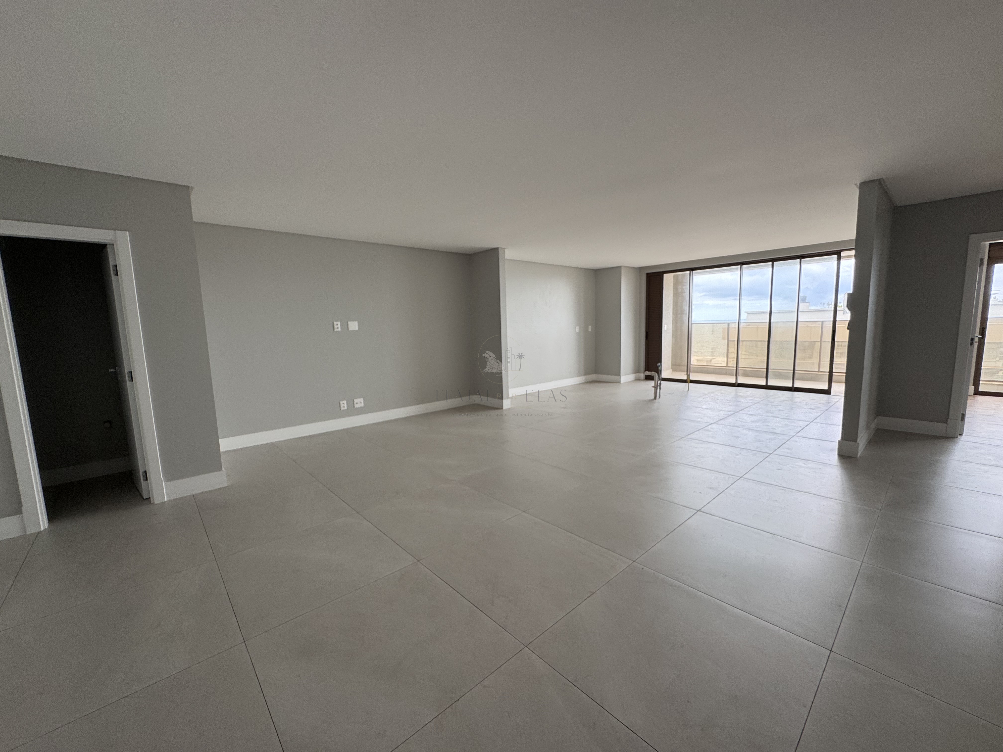 Apartamento 3 suítes para Venda no bairro Praia Brava de Itajaí em Itajaí