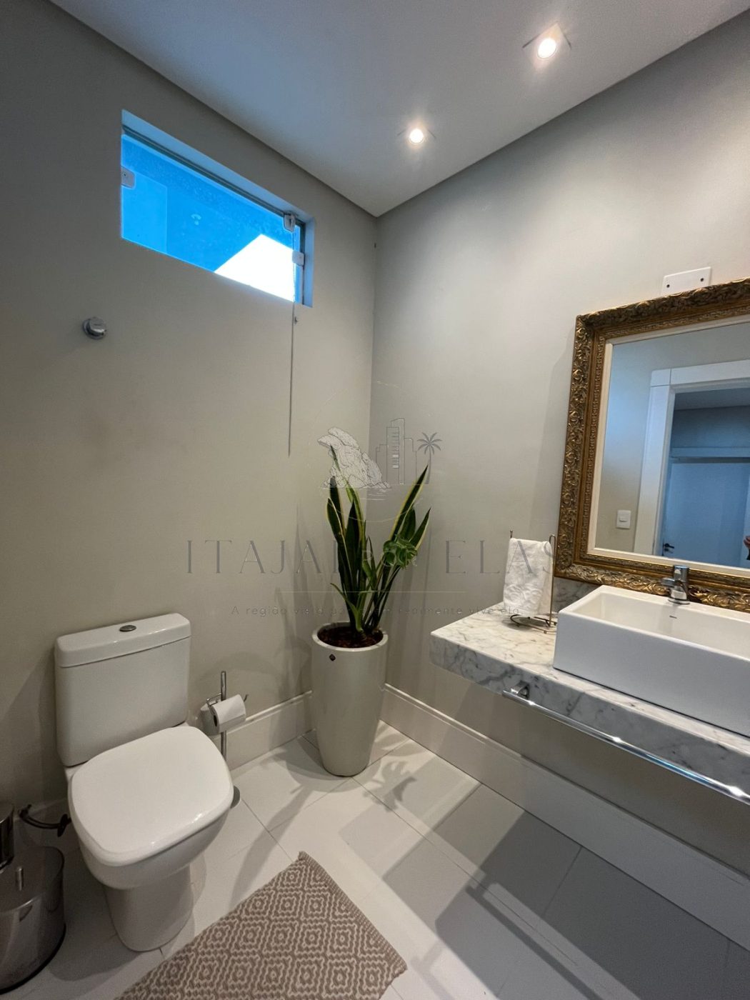 Casa 3 suítes para Venda no bairro Cabeçudas em Itajaí