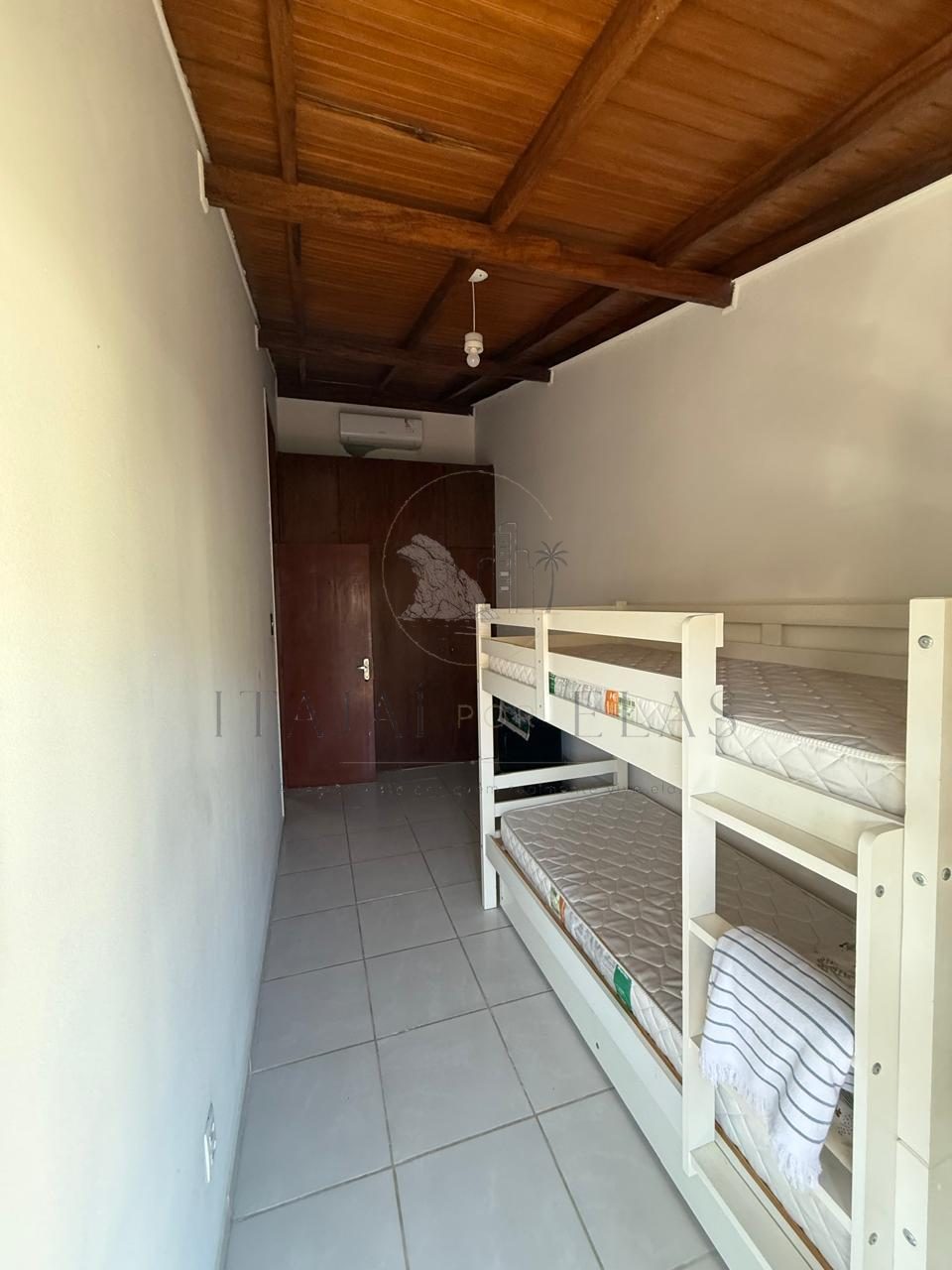 Sobrado 2 quartos para Venda no bairro Cabeçudas em Itajaí