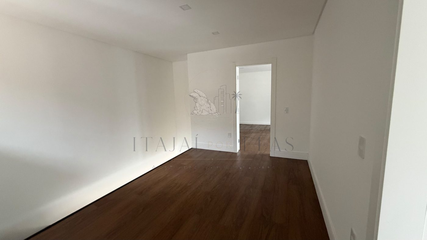 Apartamento 3 suítes para Venda no bairro Cabeçudas em Itajaí
