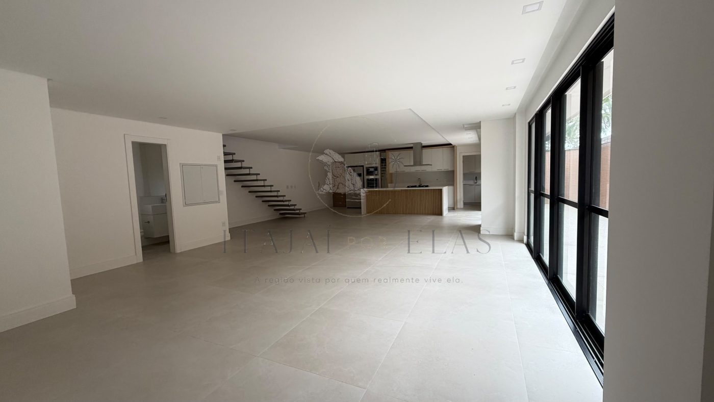 Apartamento 3 suítes para Venda no bairro Cabeçudas em Itajaí