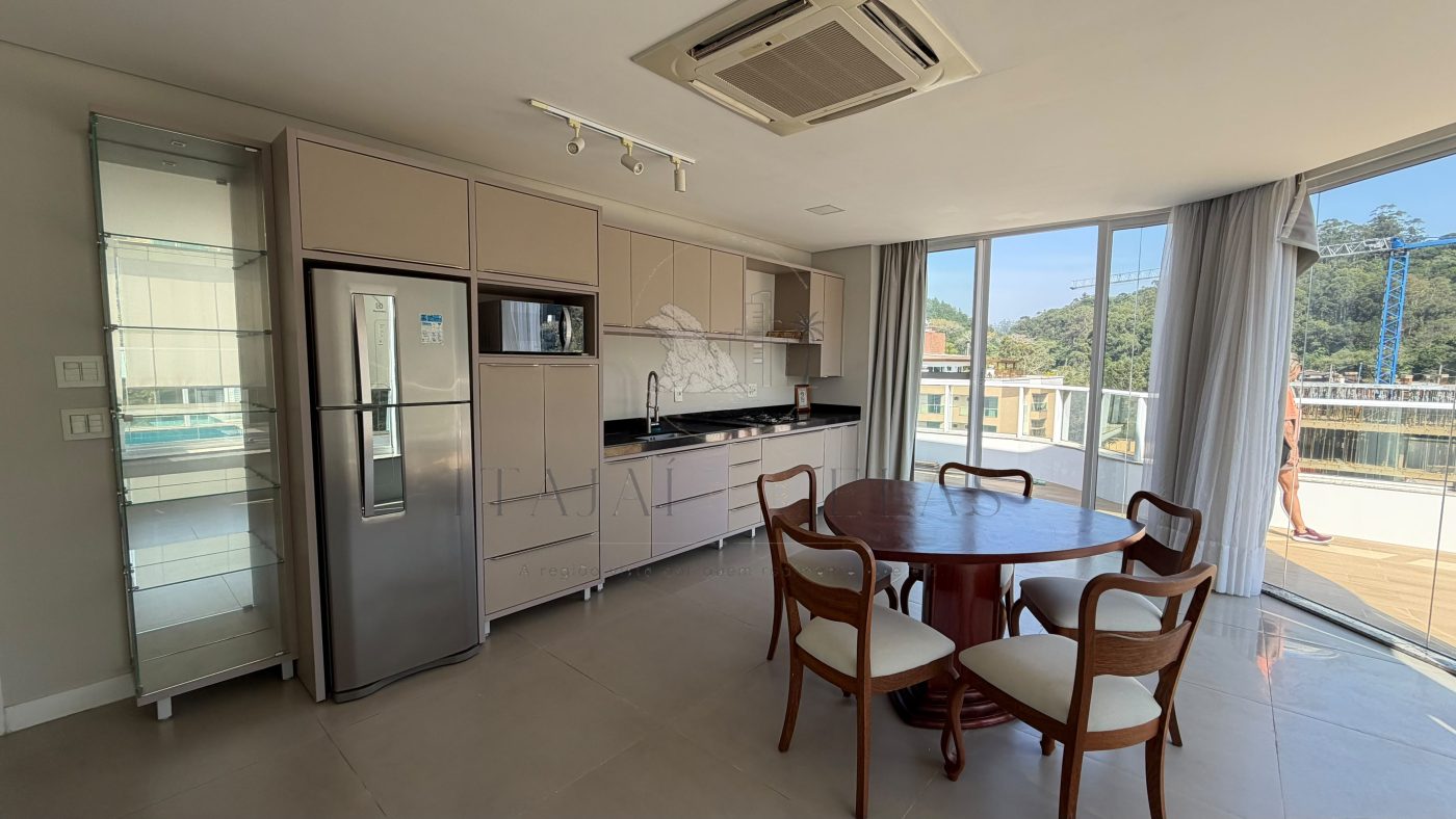 Apartamento 3 suítes para Venda no bairro Cabeçudas em Itajaí
