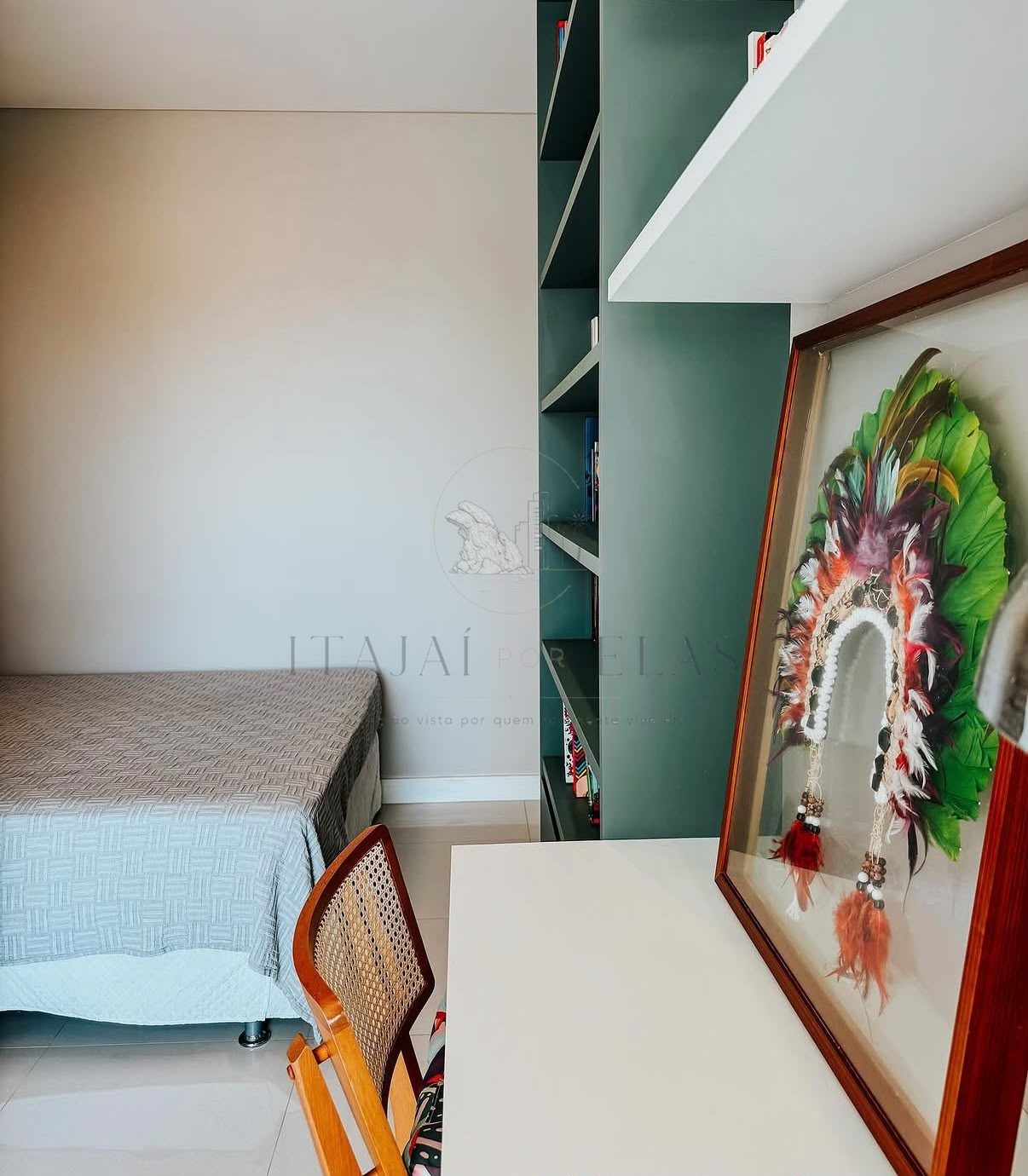 Apartamento na brava 3 suites sendo 1 master