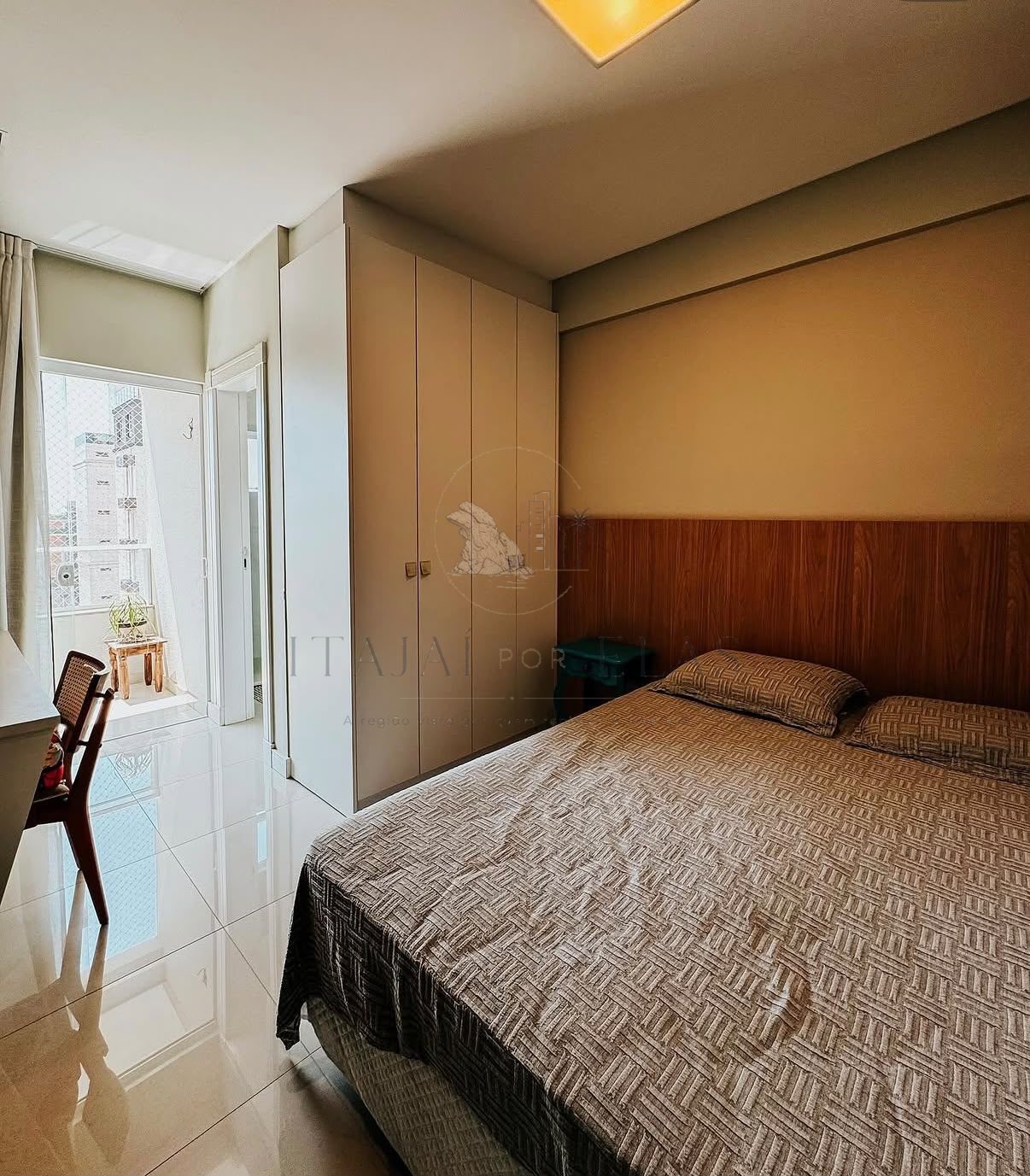 Apartamento na brava 3 suites sendo 1 master