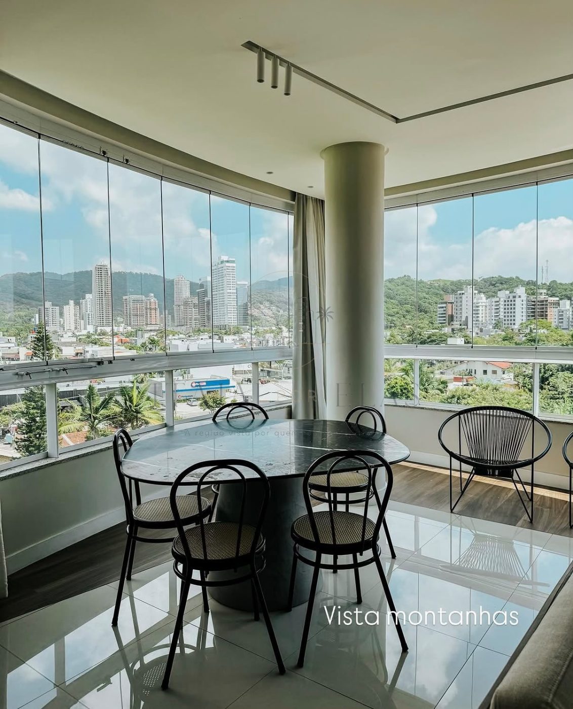 Apartamento na brava 3 suites sendo 1 master