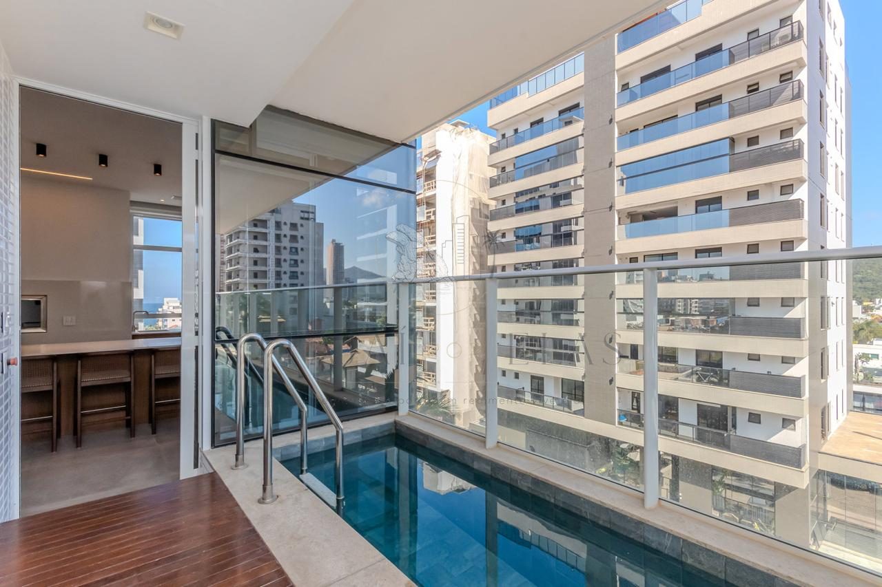 Apartamento 3 dormitórios mobiliado na praia brava