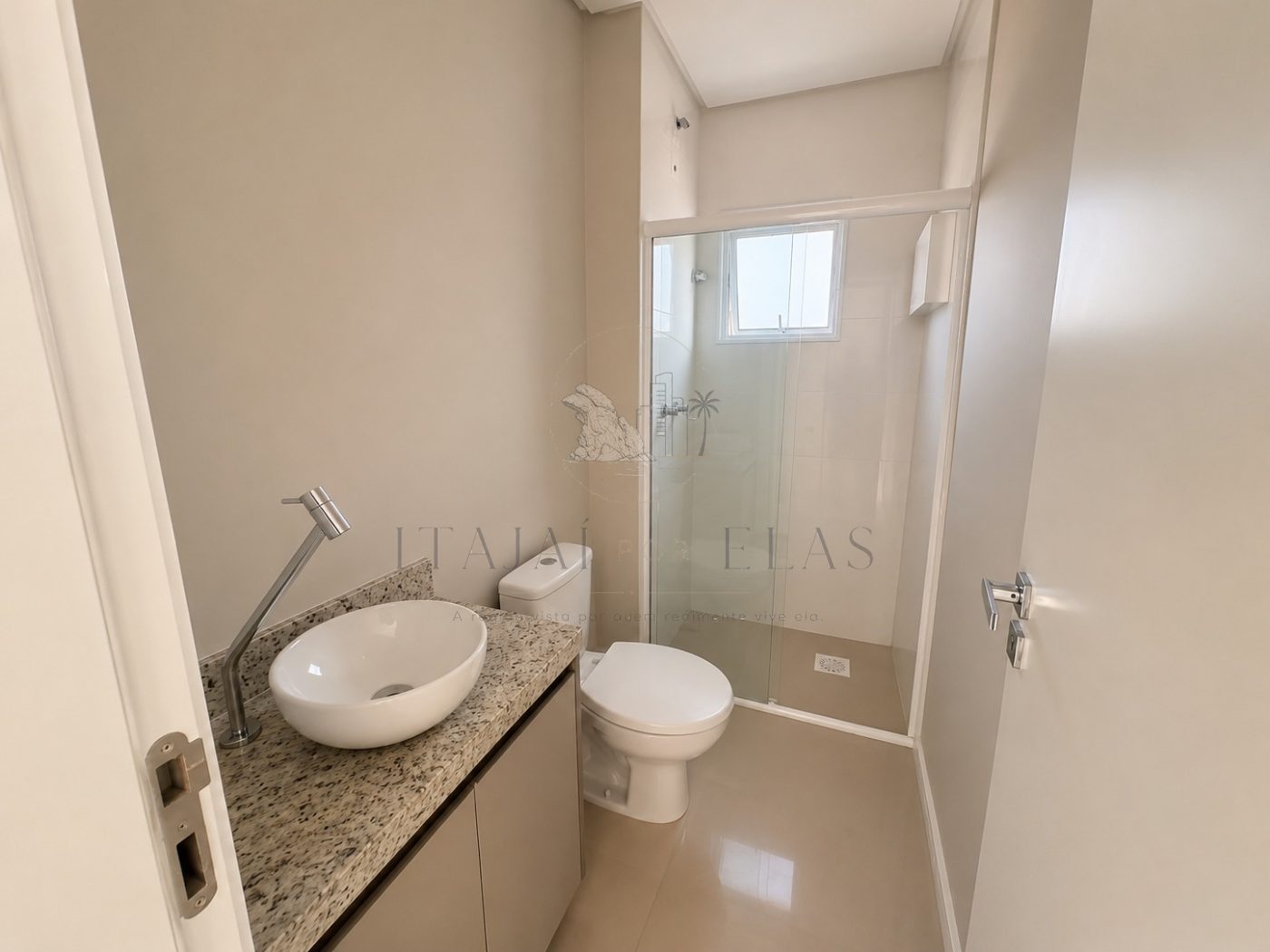Apartamento na fazenda com 2 dormitórios 