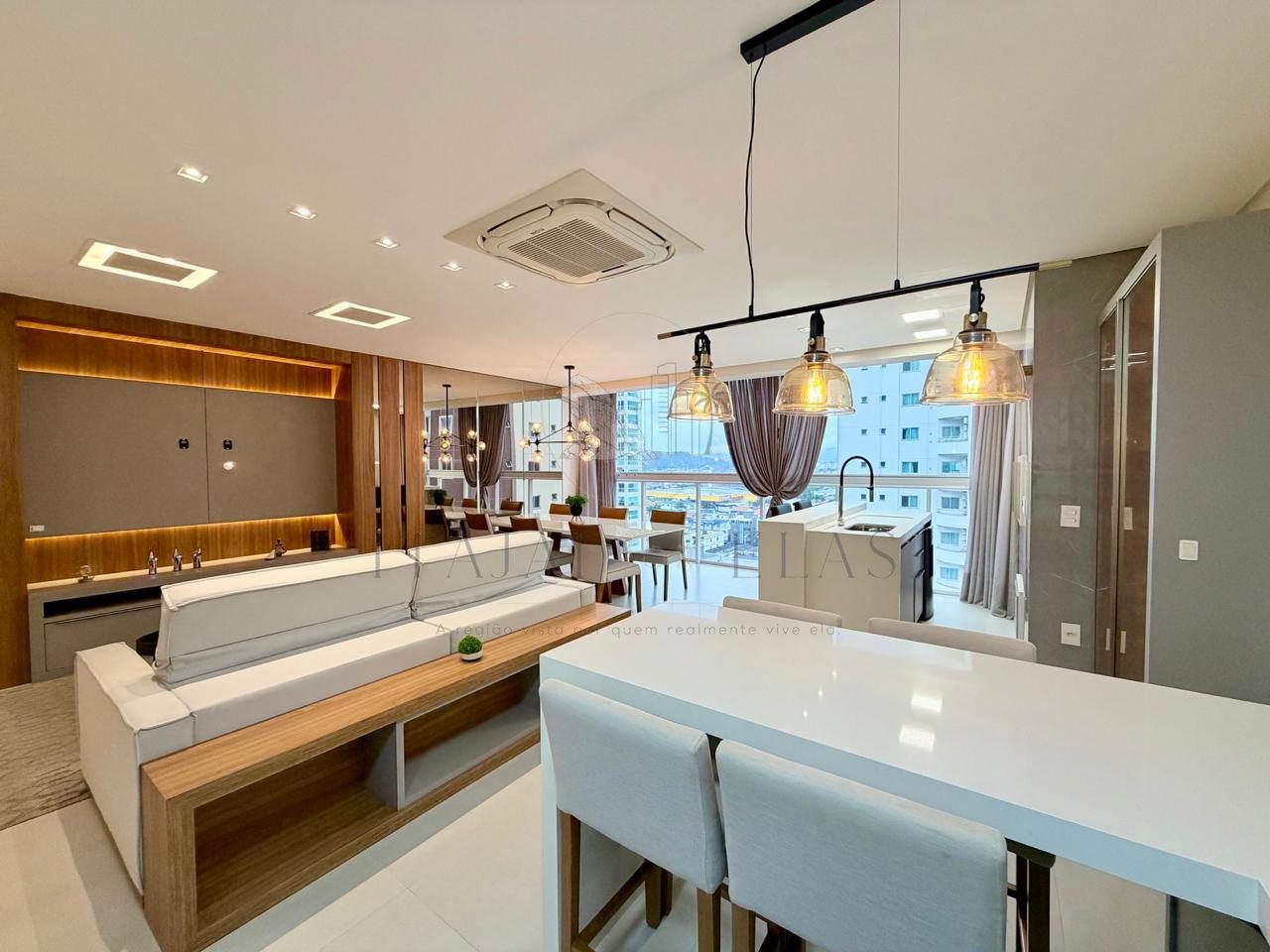 Apartamento 3 suítes para Venda no bairro Centro em Balneário Camboriú