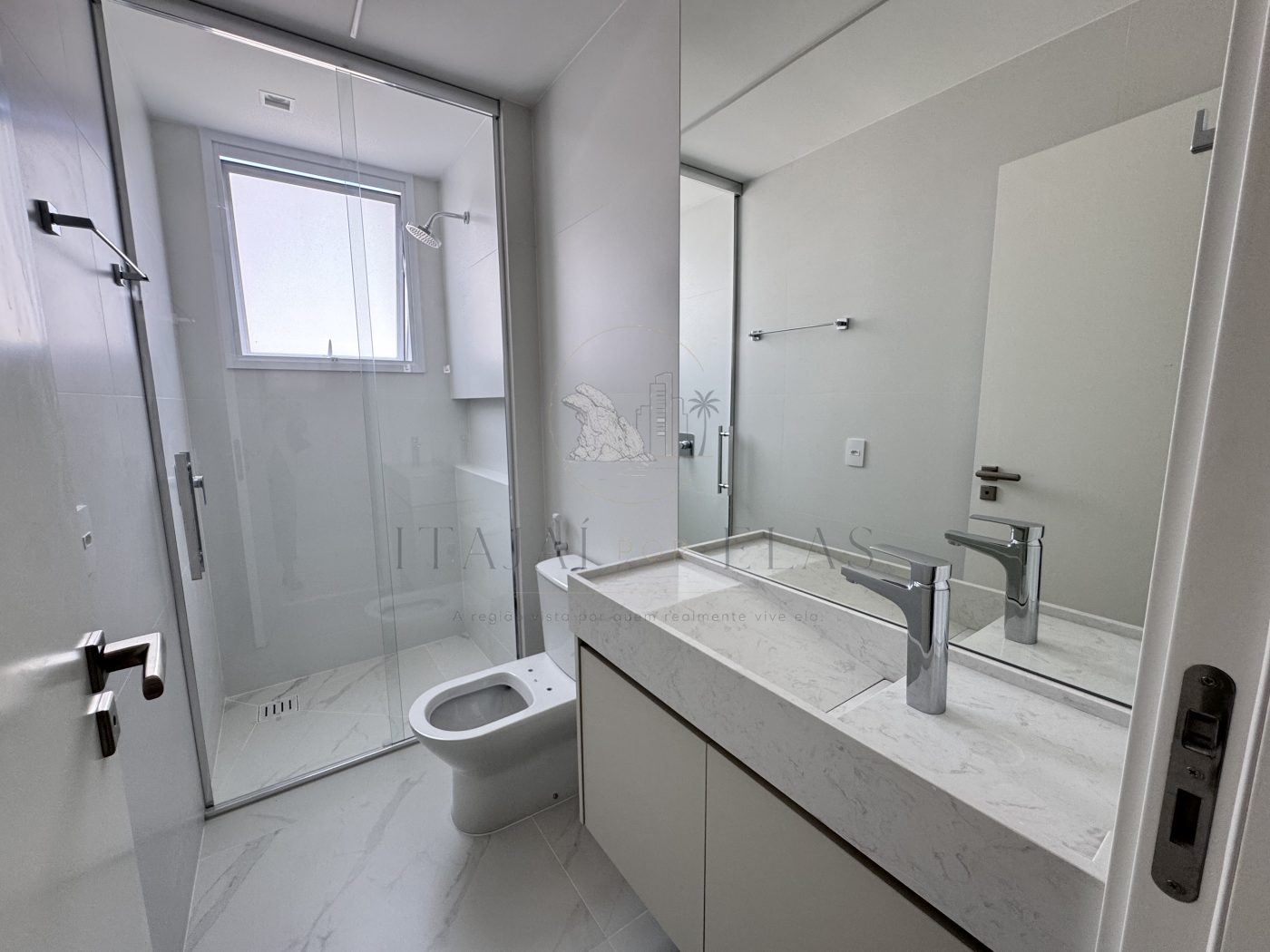 Apartamento 4 quartos para Venda no bairro Centro em Balneário Camboriú
