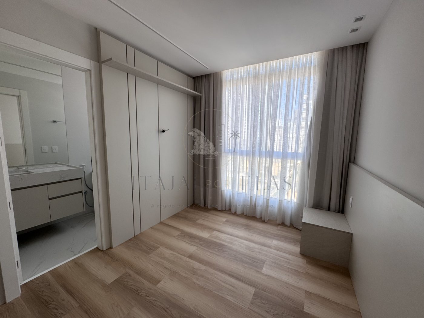 Apartamento 4 quartos para Venda no bairro Centro em Balneário Camboriú