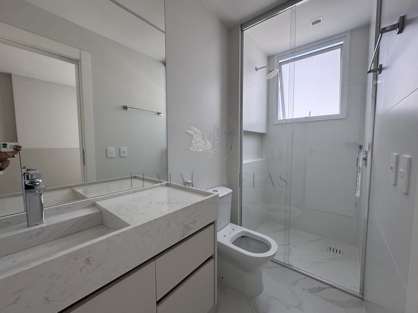 Apartamento 4 quartos para Venda no bairro Centro em Balneário Camboriú