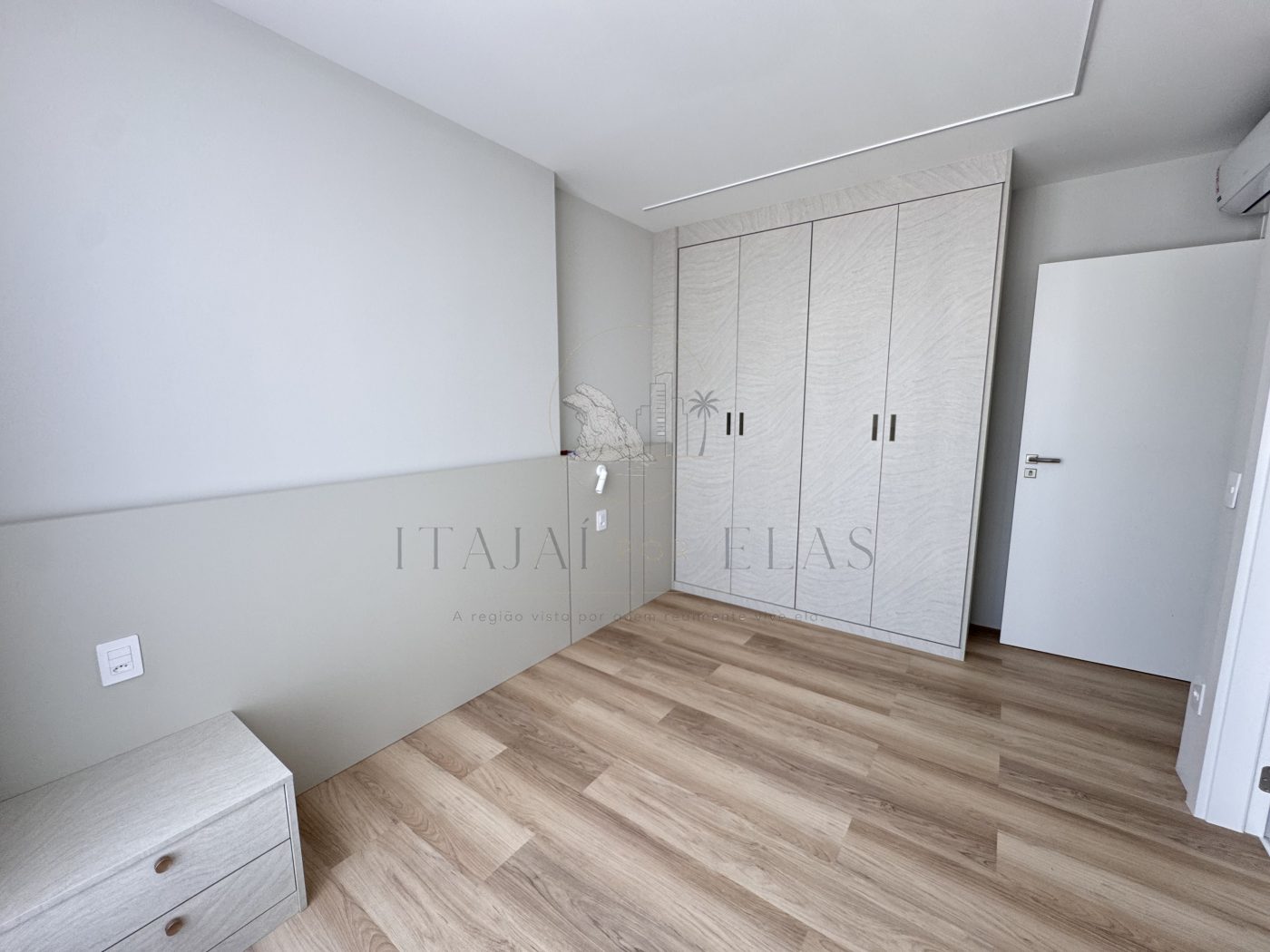 Apartamento 4 quartos para Venda no bairro Centro em Balneário Camboriú