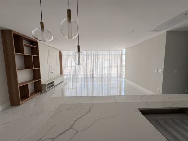Apartamento 4 quartos para Venda no bairro Centro em Balneário Camboriú