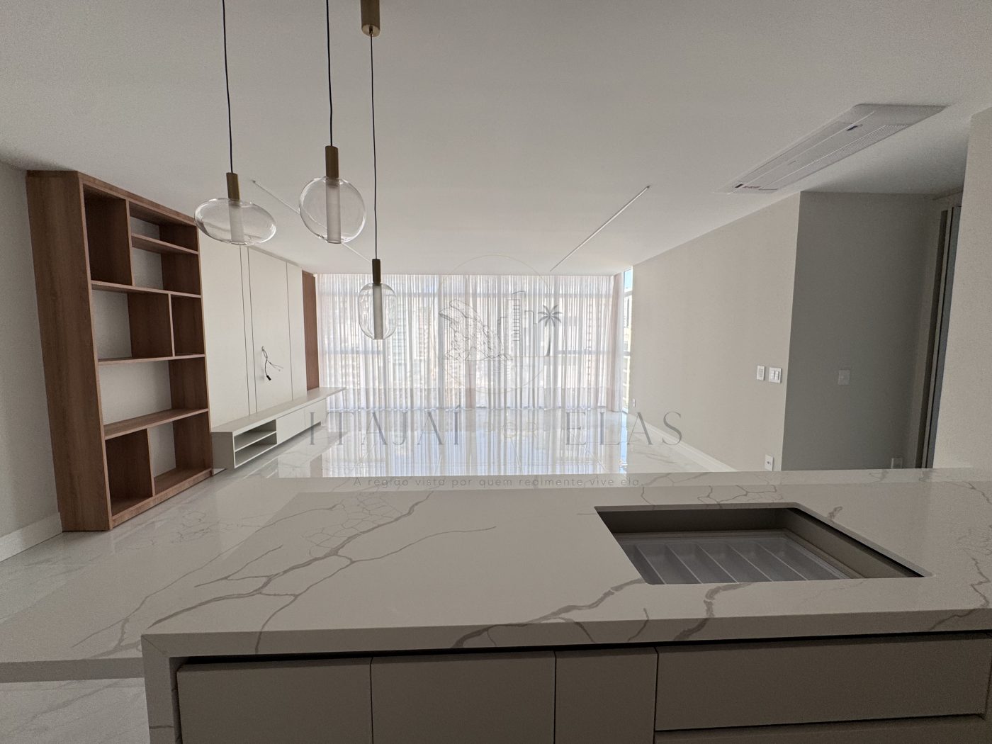 Apartamento 4 quartos para Venda no bairro Centro em Balneário Camboriú