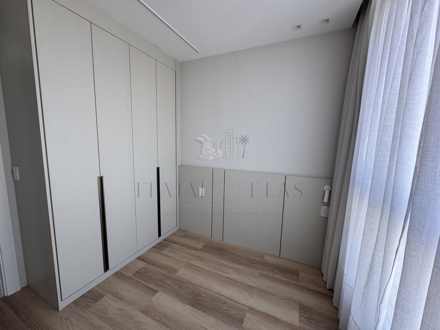 Apartamento 4 quartos para Venda no bairro Centro em Balneário Camboriú