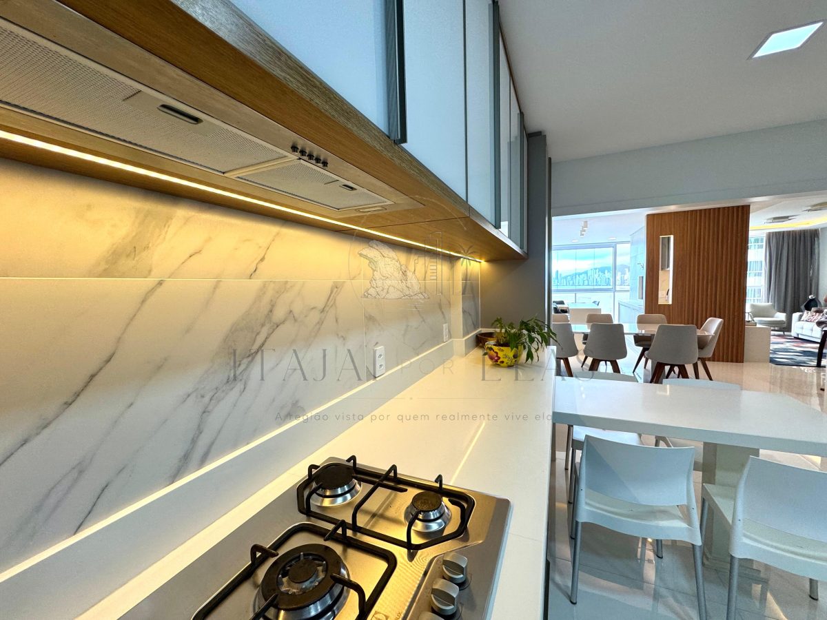 Apartamento 4 suítes para Venda no bairro Pioneiros em Balneário Camboriú