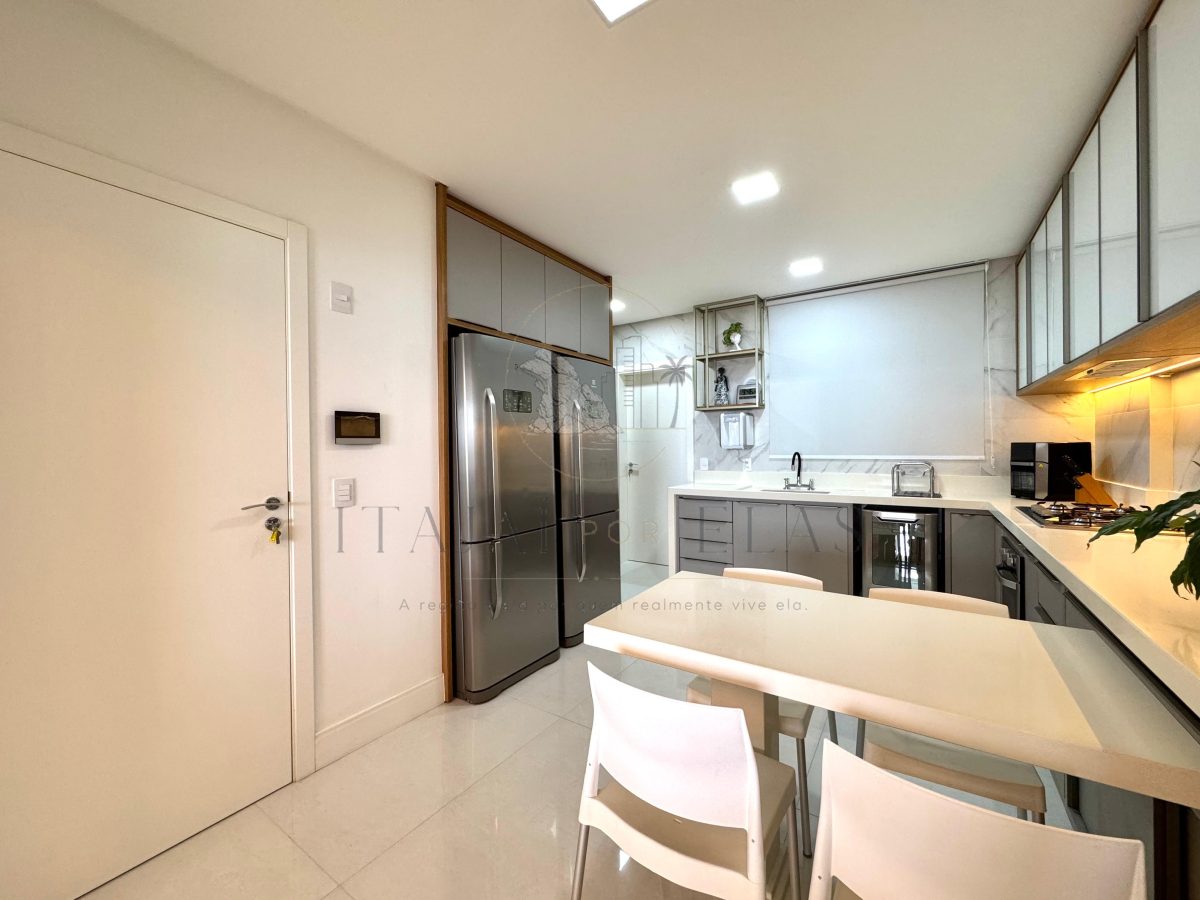 Apartamento 4 suítes para Venda no bairro Pioneiros em Balneário Camboriú