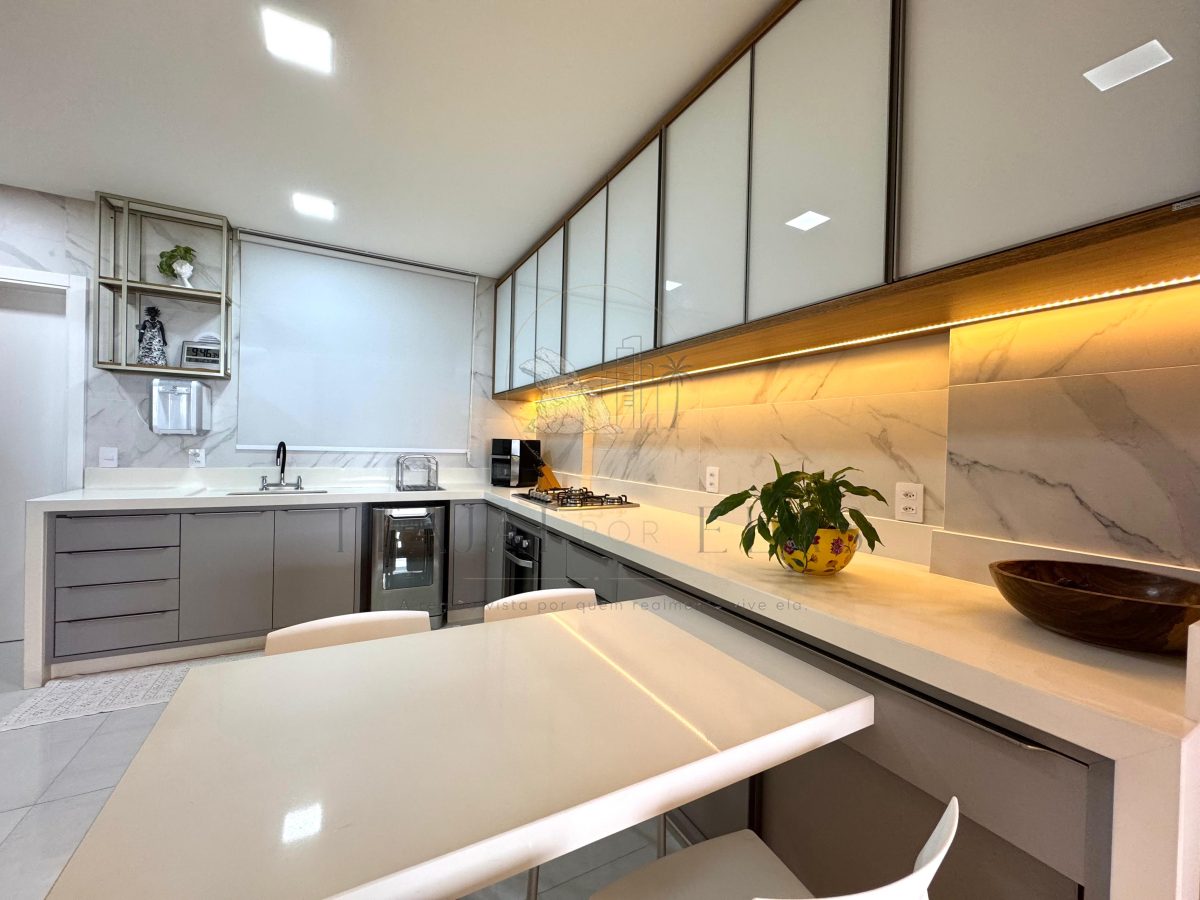 Apartamento 4 suítes para Venda no bairro Pioneiros em Balneário Camboriú