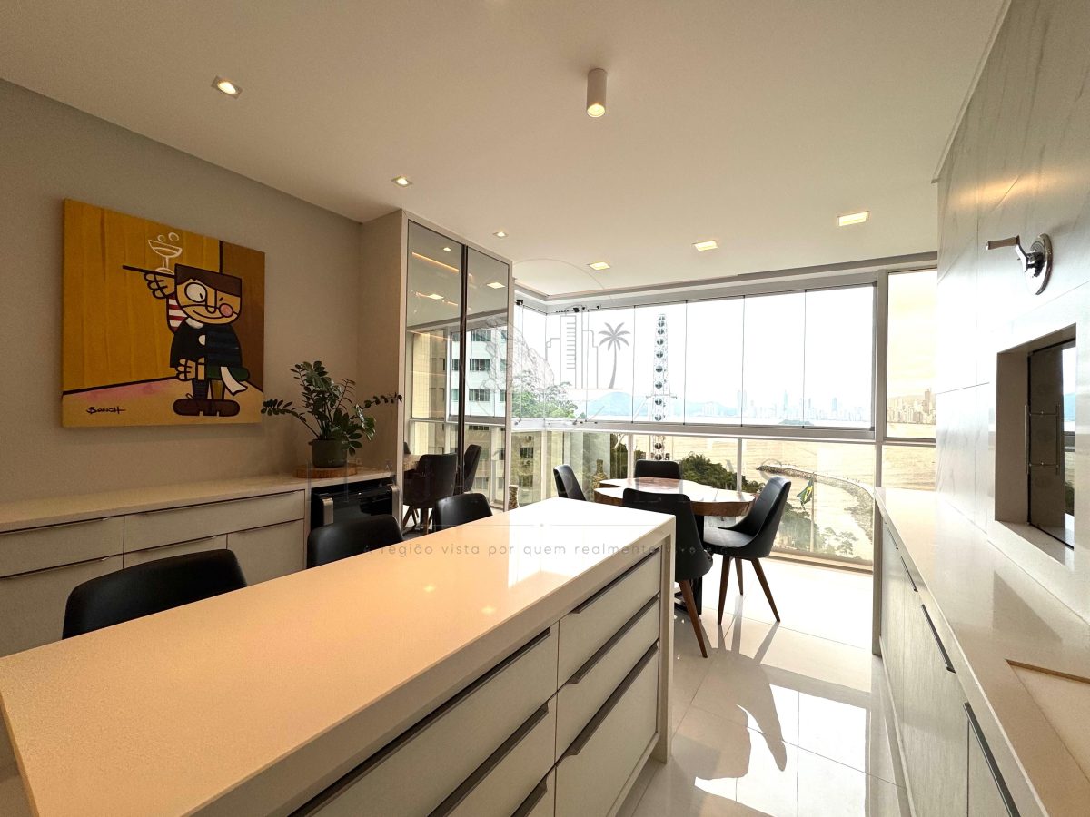 Apartamento 4 suítes para Venda no bairro Pioneiros em Balneário Camboriú