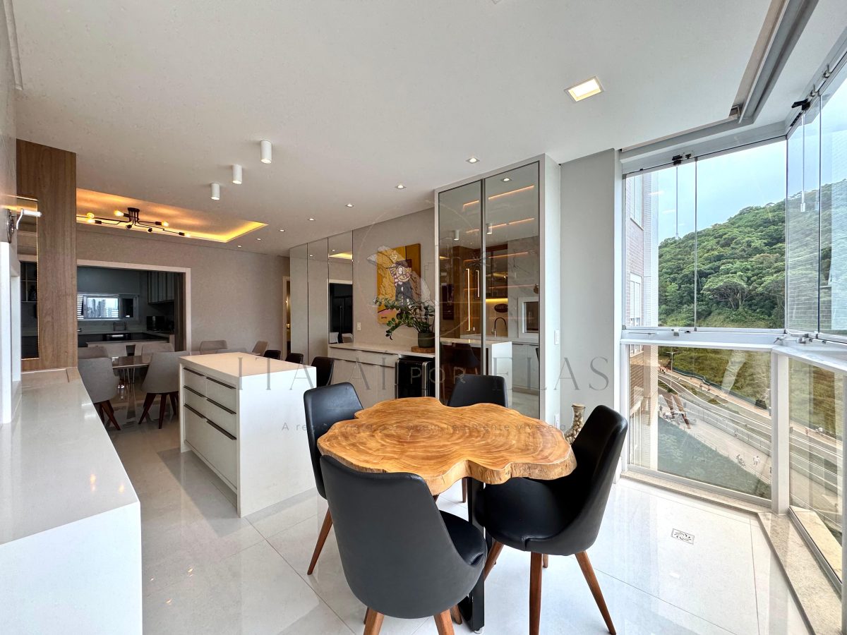 Apartamento 4 suítes para Venda no bairro Pioneiros em Balneário Camboriú