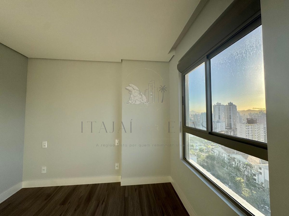 Apartamento 3 quartos para Venda no bairro Centro em Itajaí