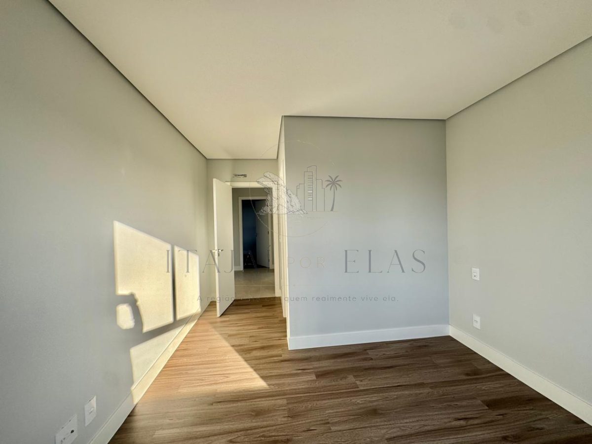 Apartamento 3 quartos para Venda no bairro Centro em Itajaí