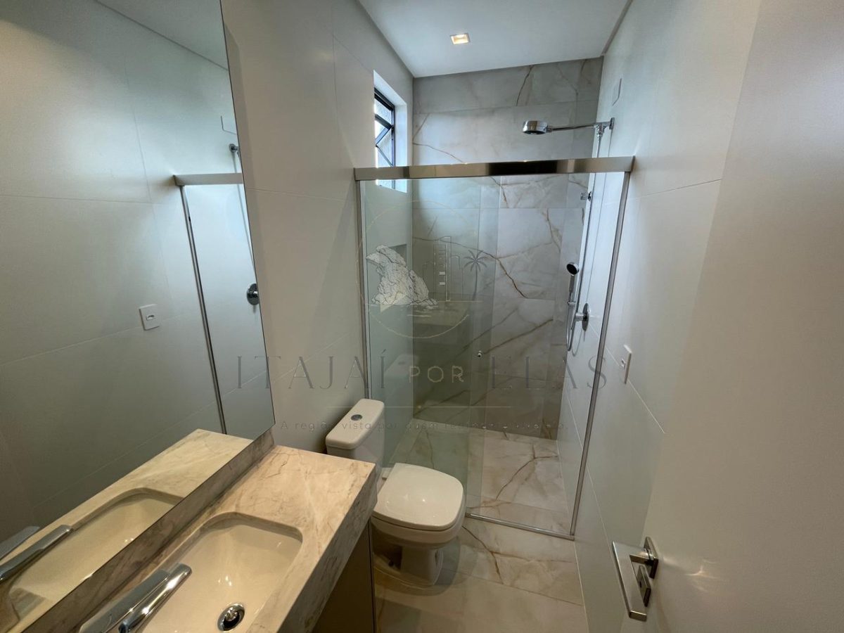 Apartamento na praia brava 2 dormitórios mobiliado 