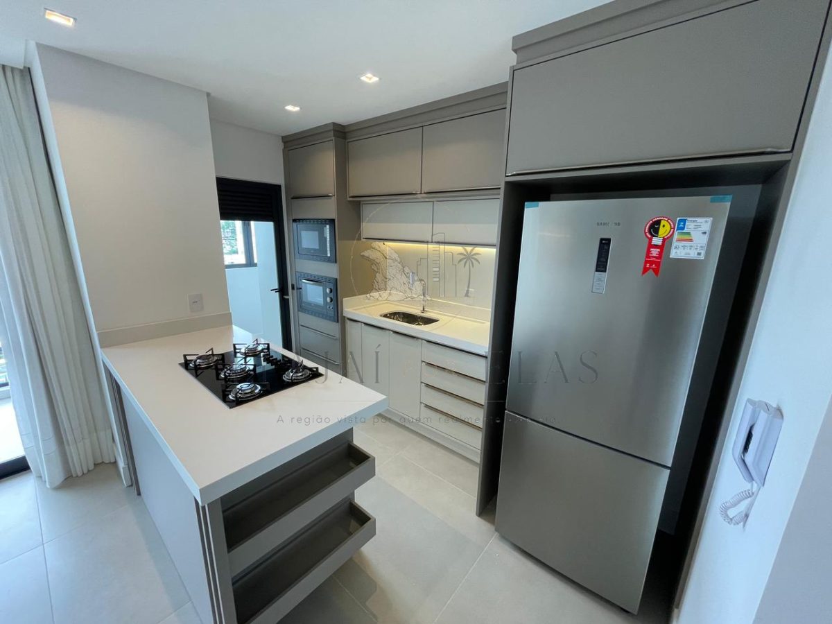 Apartamento na praia brava 2 dormitórios mobiliado 