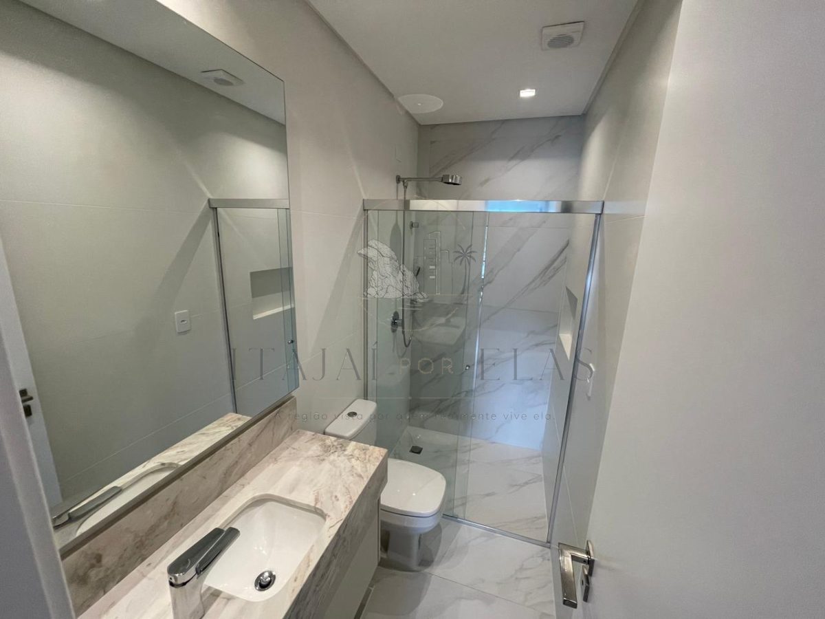 Apartamento na praia brava 2 dormitórios mobiliado 